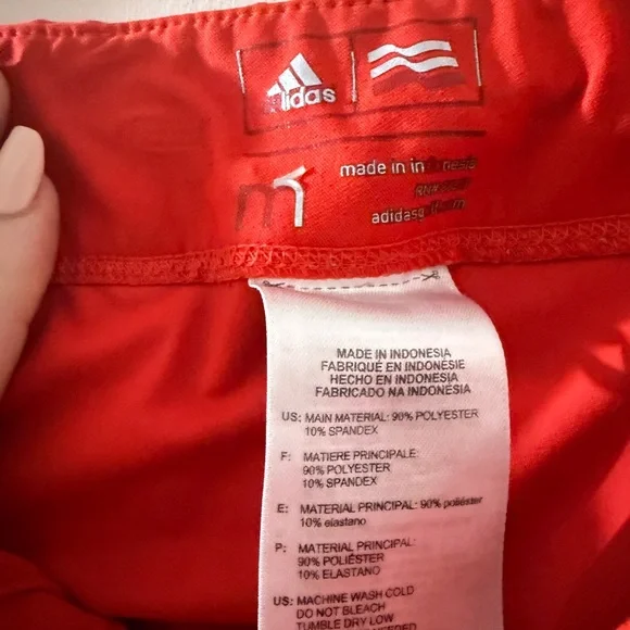 Adidas Bold Red skirt with built in shorts and pockets size Medium - Picture 4 of 9